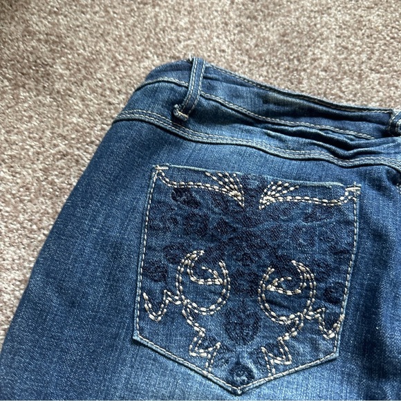 Y2K Almost Famous Distressed Low Rise Blue Denim Bootcut Jeans Juniors Size 9 - Picture 11 of 16